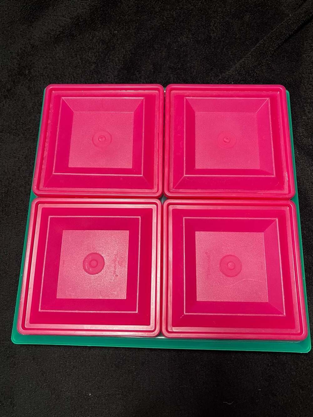 Tupperware Vintage Divided Serving Tray With Four Dishes